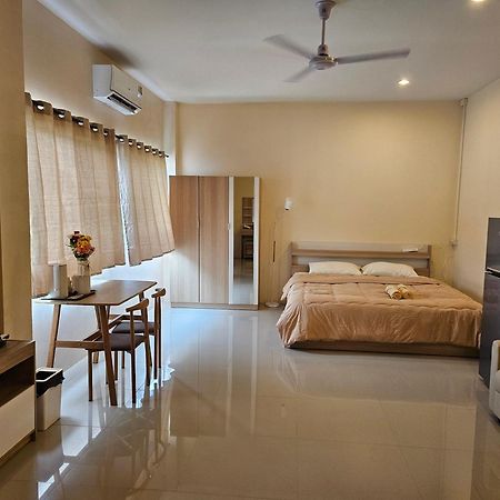 Skypearl Guesthouse & Pub เกาะเต่า ภายนอก รูปภาพ