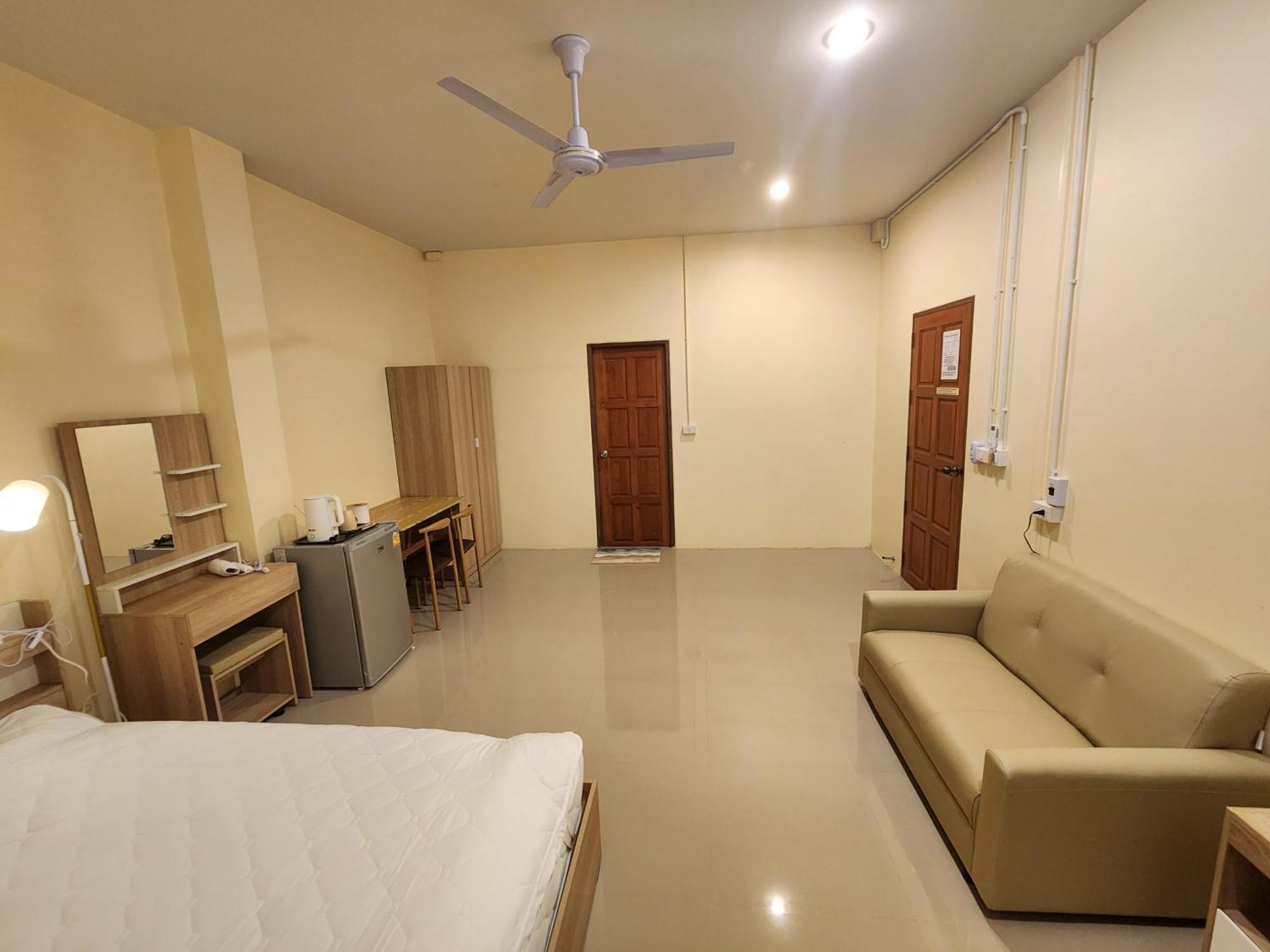 Skypearl Guesthouse & Pub เกาะเต่า ภายนอก รูปภาพ