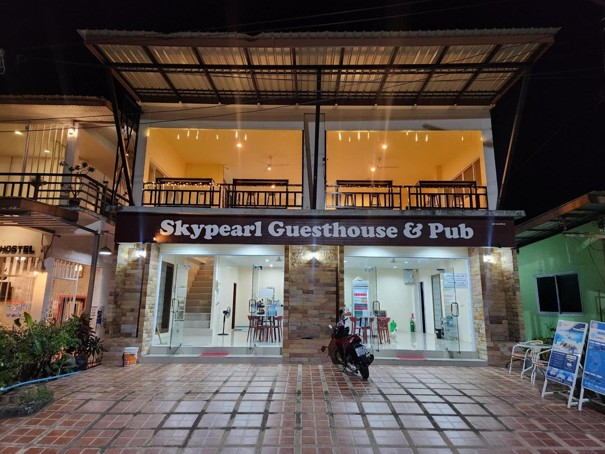 Skypearl Guesthouse & Pub เกาะเต่า ภายนอก รูปภาพ