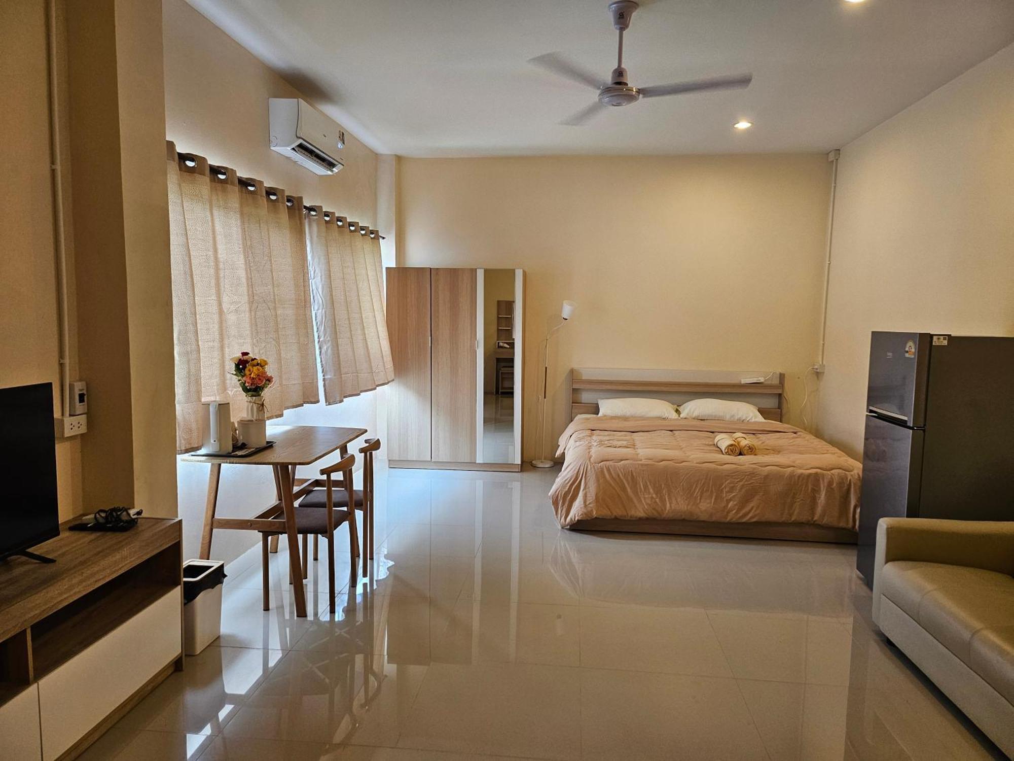 Skypearl Guesthouse & Pub เกาะเต่า ภายนอก รูปภาพ
