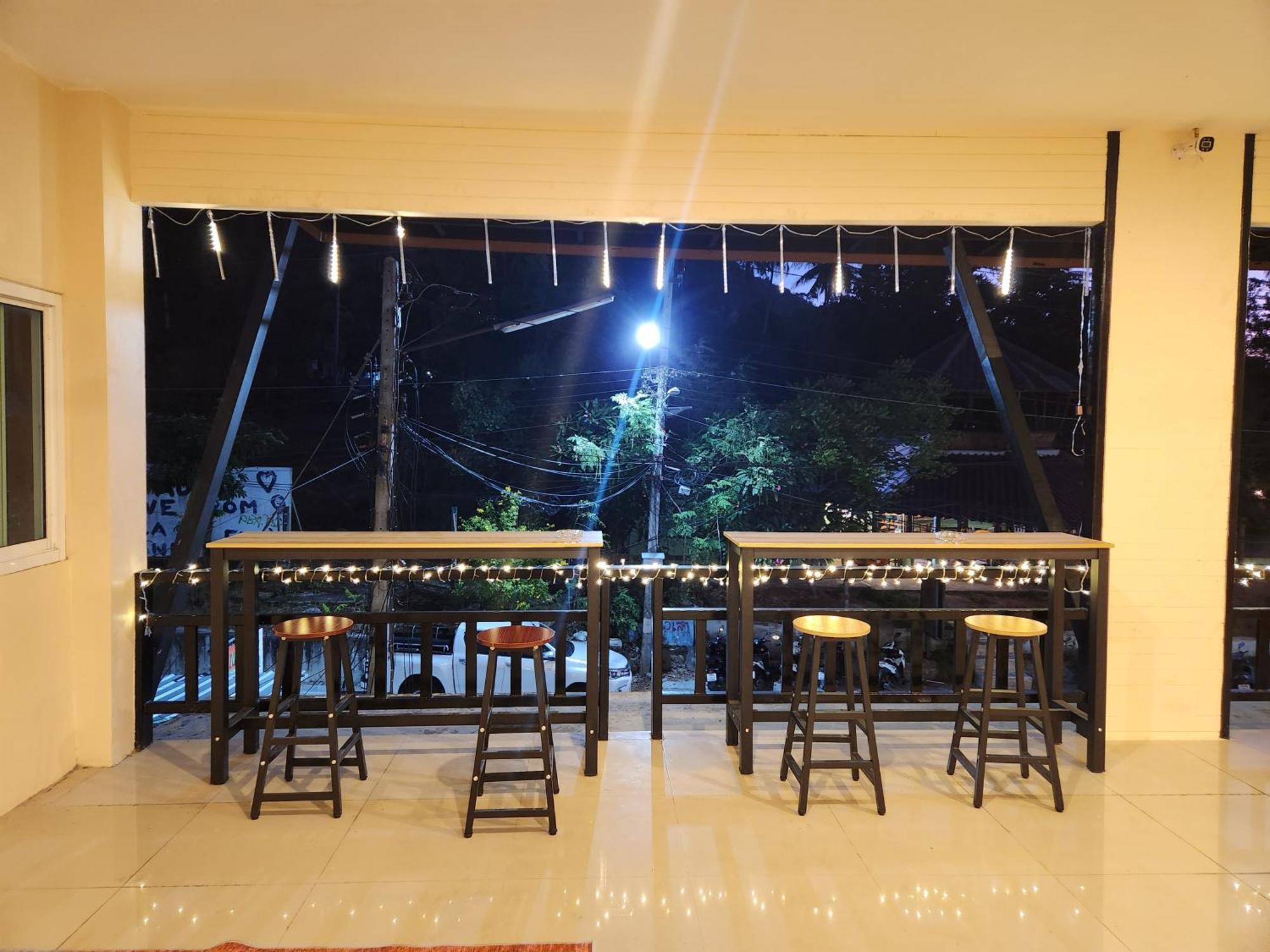 Skypearl Guesthouse & Pub เกาะเต่า ภายนอก รูปภาพ